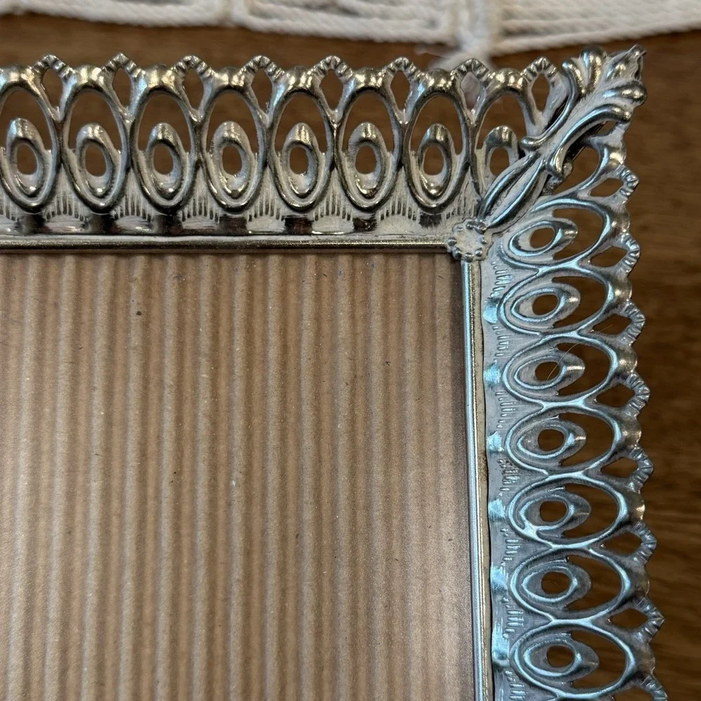 VTG Ornate Metal 8x10